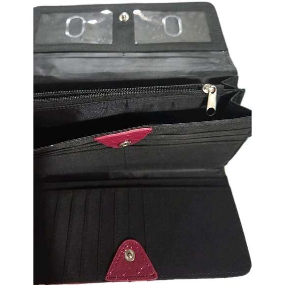 Kenneth Cole Reaction Pink Patent Leather Tri-Fold Wallet - Picture 6 of 6